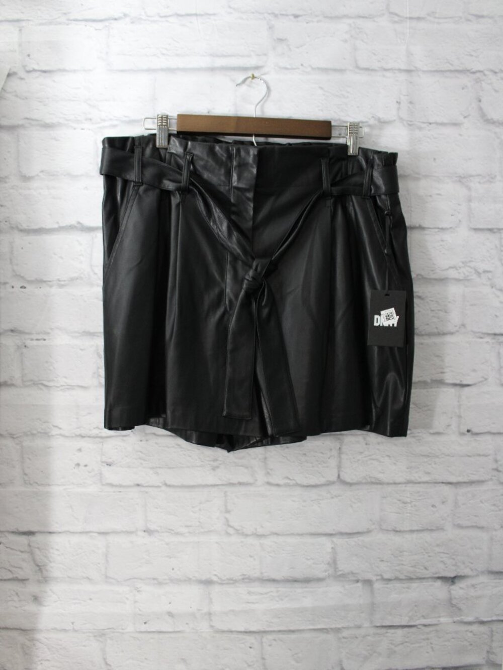 DKNY Size 16 Black Vegan Faux Leather Pleated High Rise Shorts Belt Summer Comfy